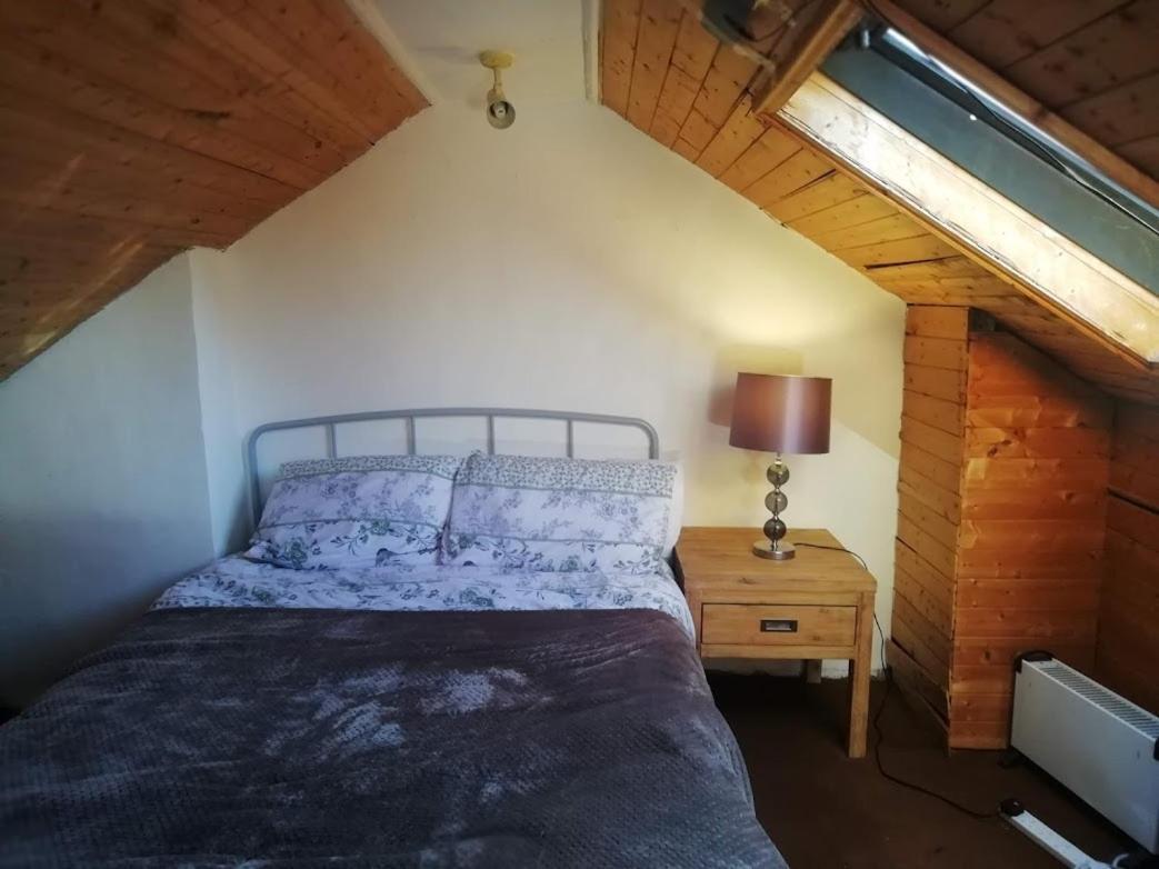 Ferienwohnung Cozy Loft In Bushey, 20 Mins By Train To Euston London Exterior foto